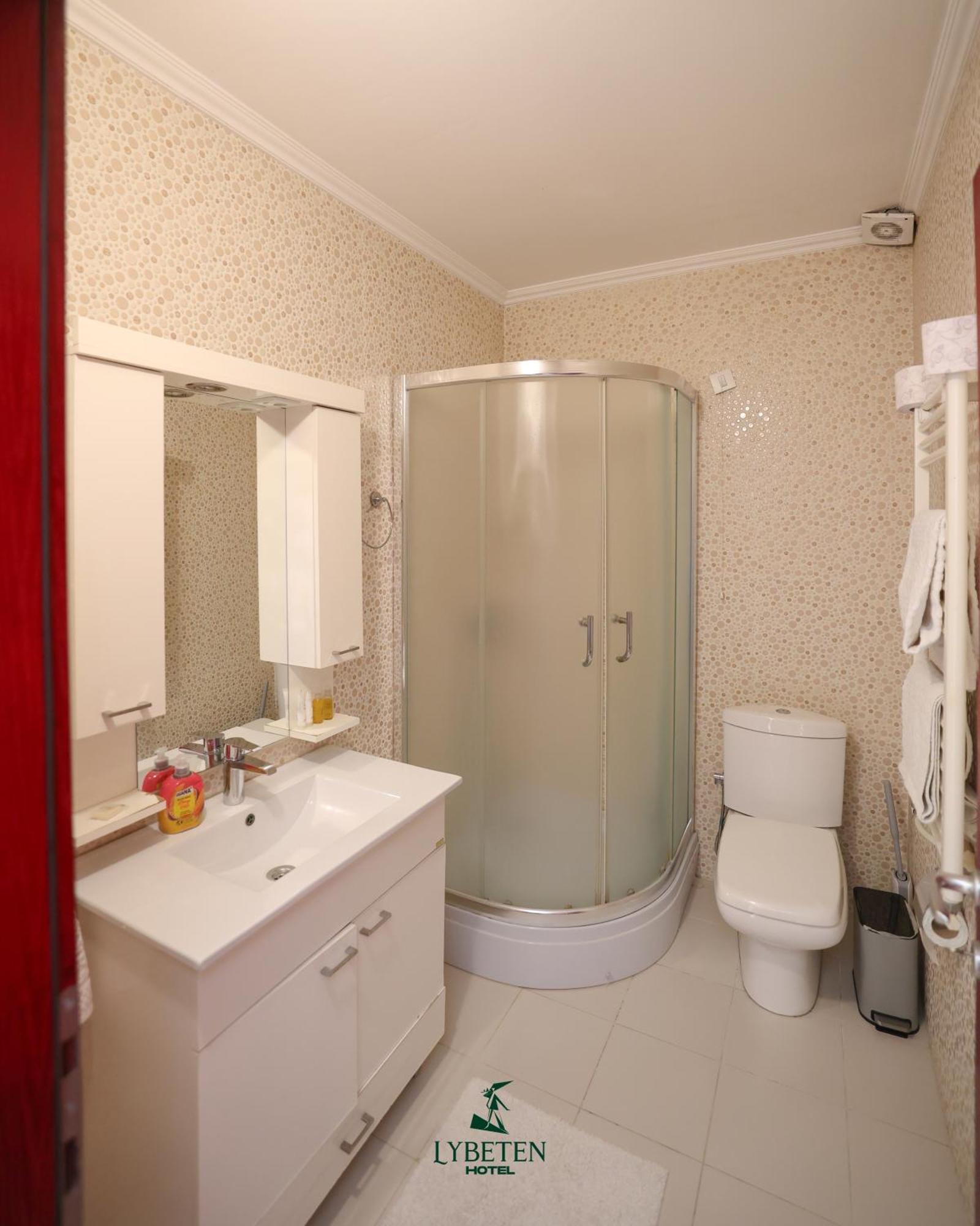 Hotel Lybeten 乌罗舍瓦茨 外观 照片
